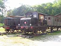 Locomotive ancienne (au chateau de Saint-Fargeau, Yonne) (02)